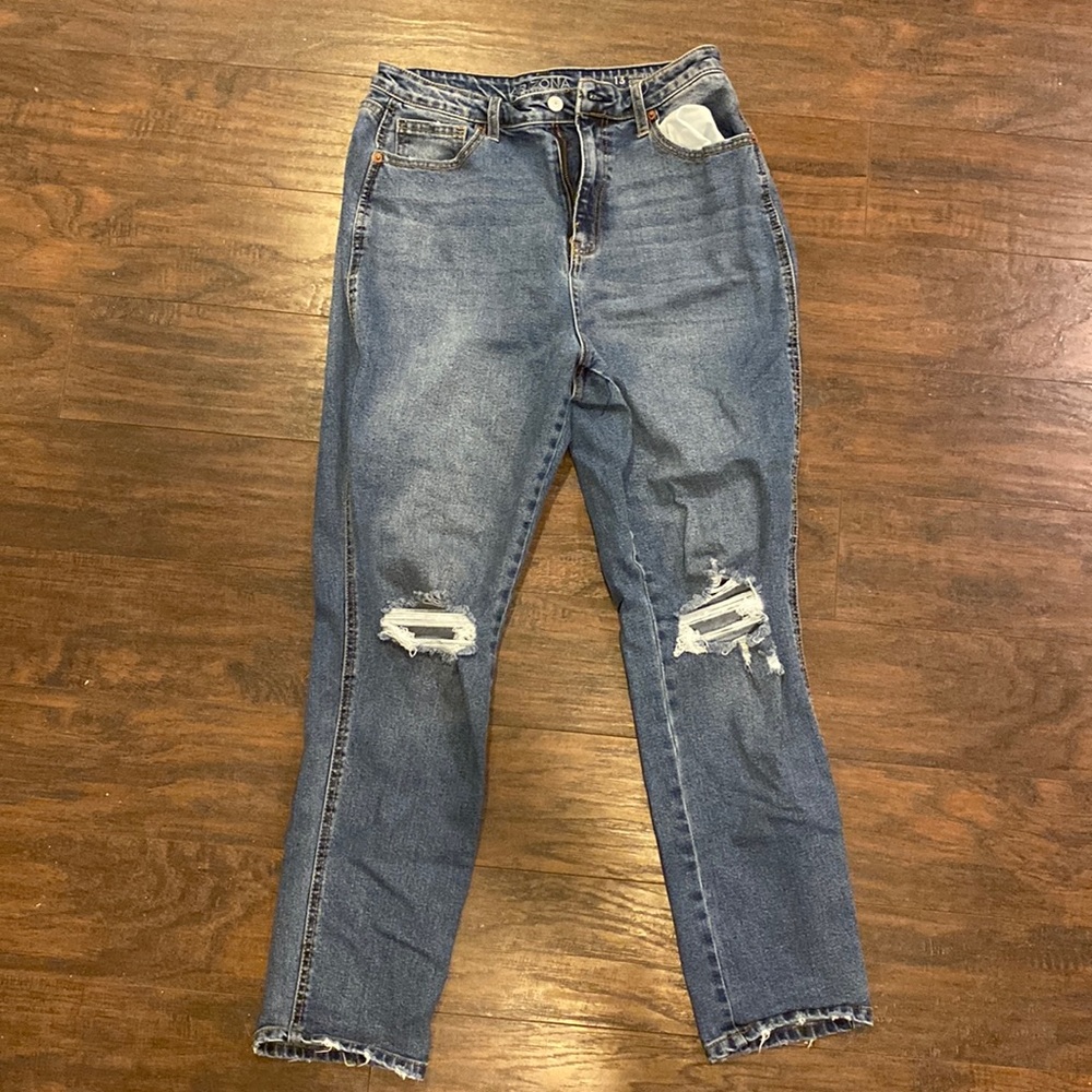 Arizona Jean Co. Dark Blue Mom Jeans, High rise, Women’s Size 13! Barely worn!